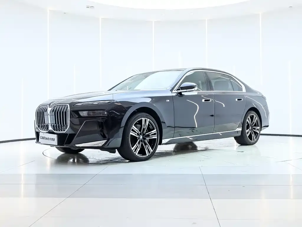 BMW 7 Series — фото 1