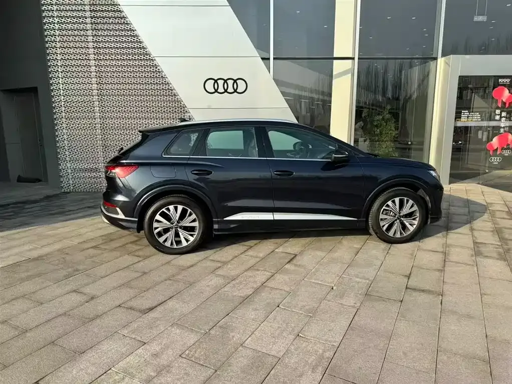Audi Q4 e-tron — фото 5