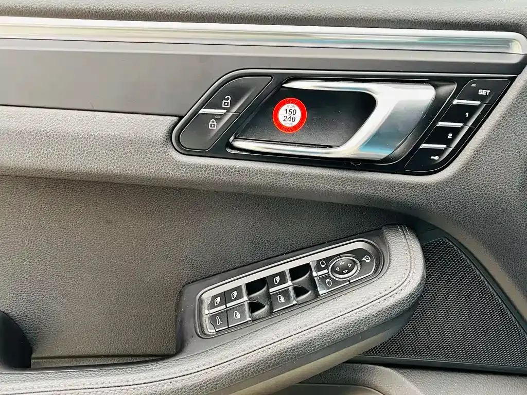 Porsche Macan — фото 8