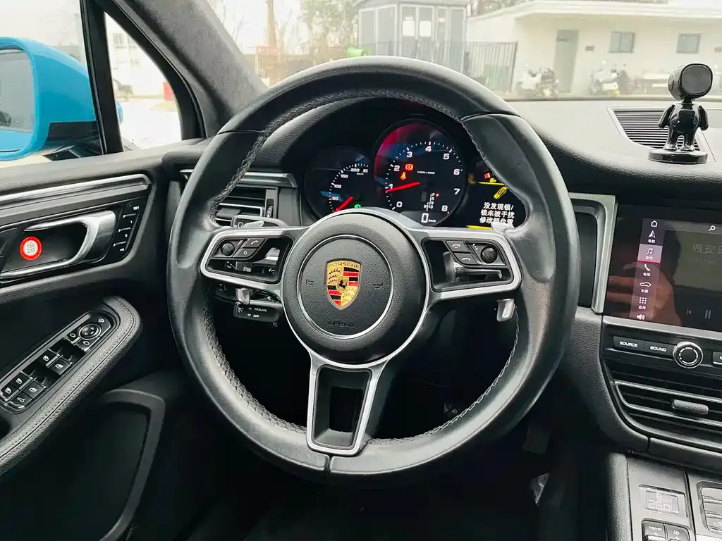Porsche Macan — фото 3