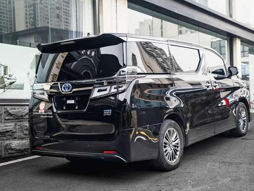 Toyota Vellfire — фото 3
