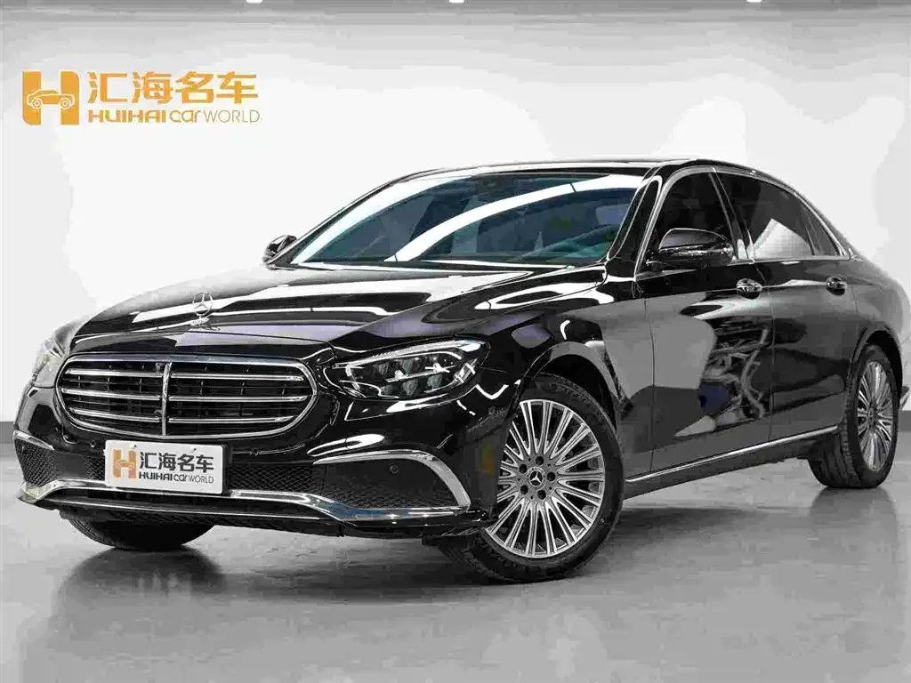 Mercedes-Benz E-Class — фото 1