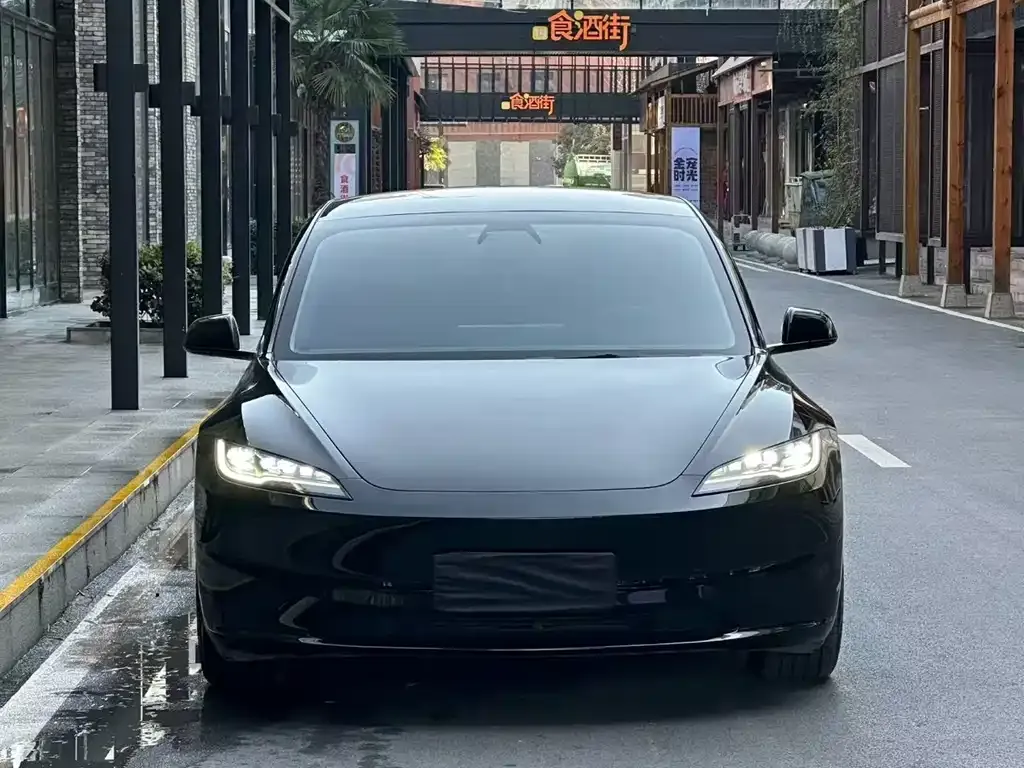 Tesla Model 3 — фото 9