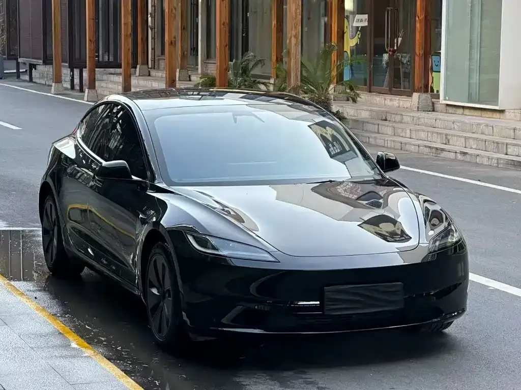 Tesla Model 3 — фото 5