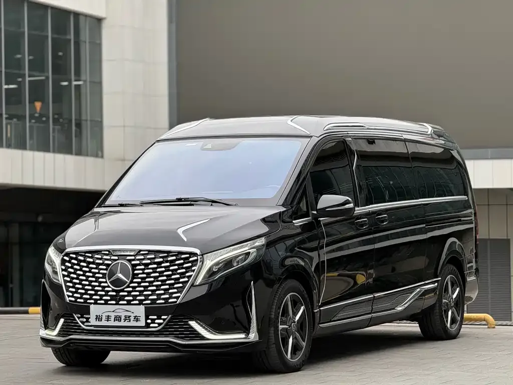 Mercedes-Benz V-Class — фото 1