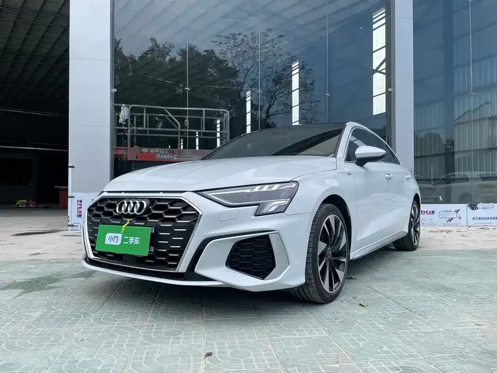 Audi A3 — фото 1