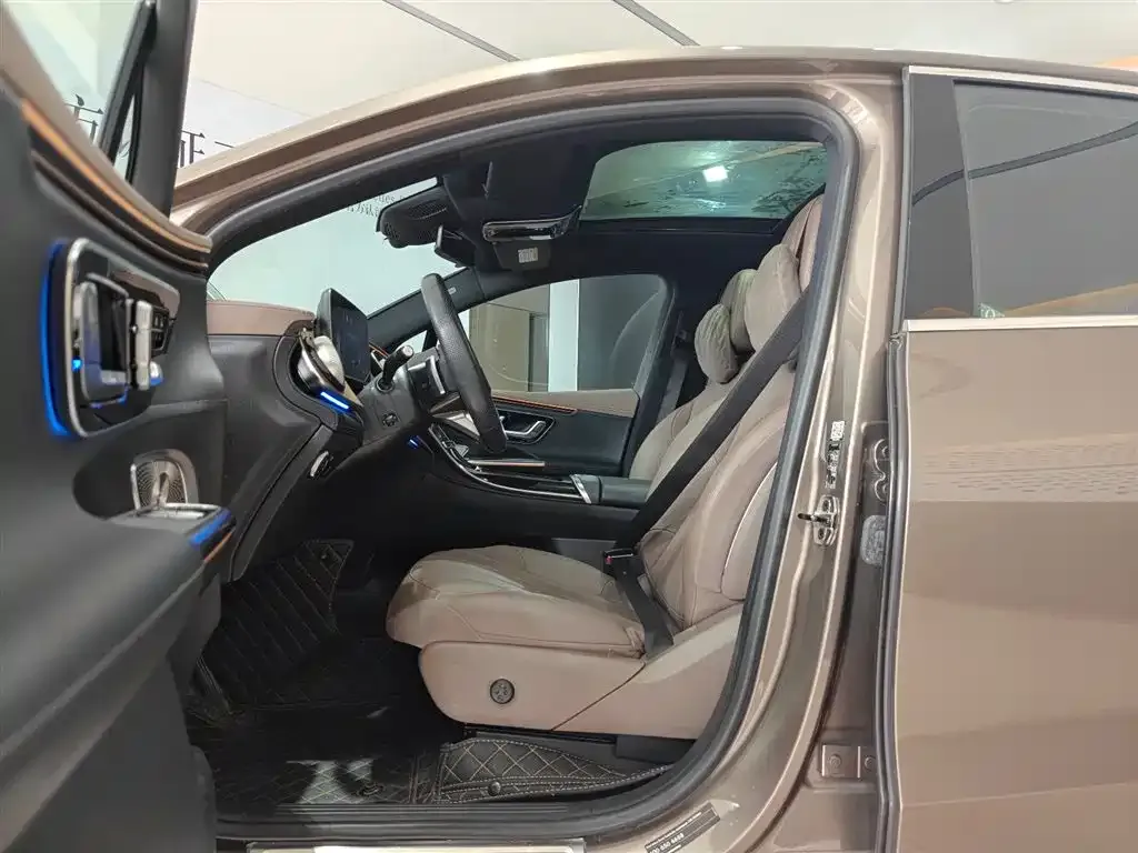 Mercedes-Benz EQE SUV — фото 10