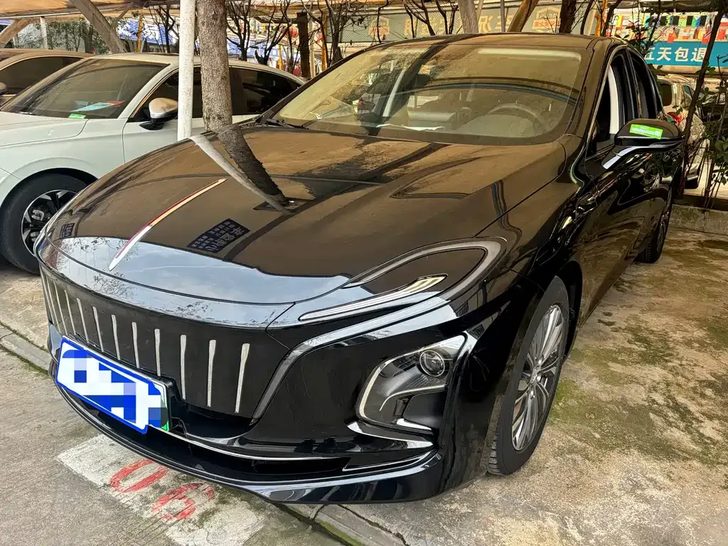 Hongqi E-QM5 — фото 1
