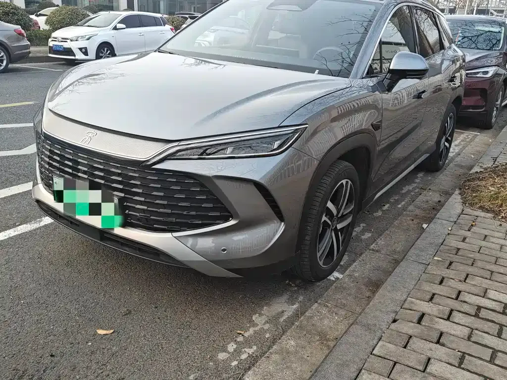 BYD L DM-i — фото 1
