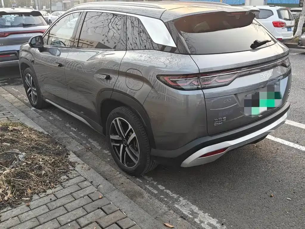 BYD L DM-i — фото 7