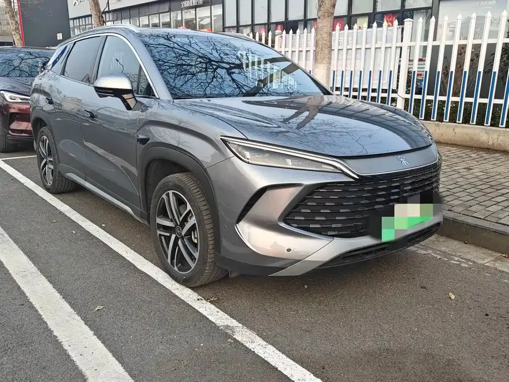 BYD L DM-i — фото 9