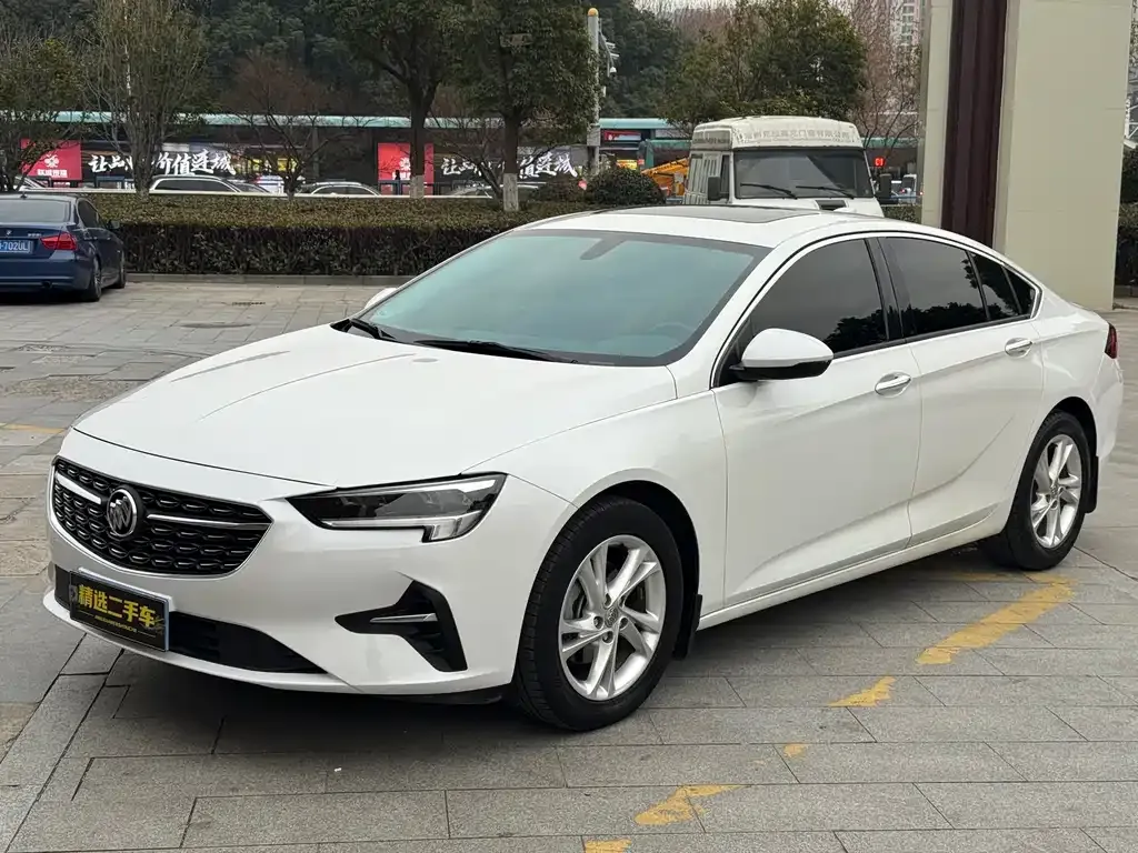 Buick Regal — фото 1