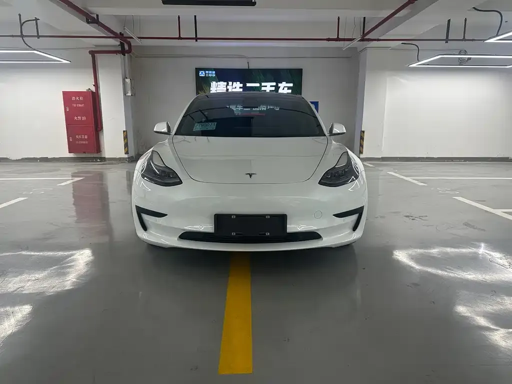 Tesla Model 3 — фото 3