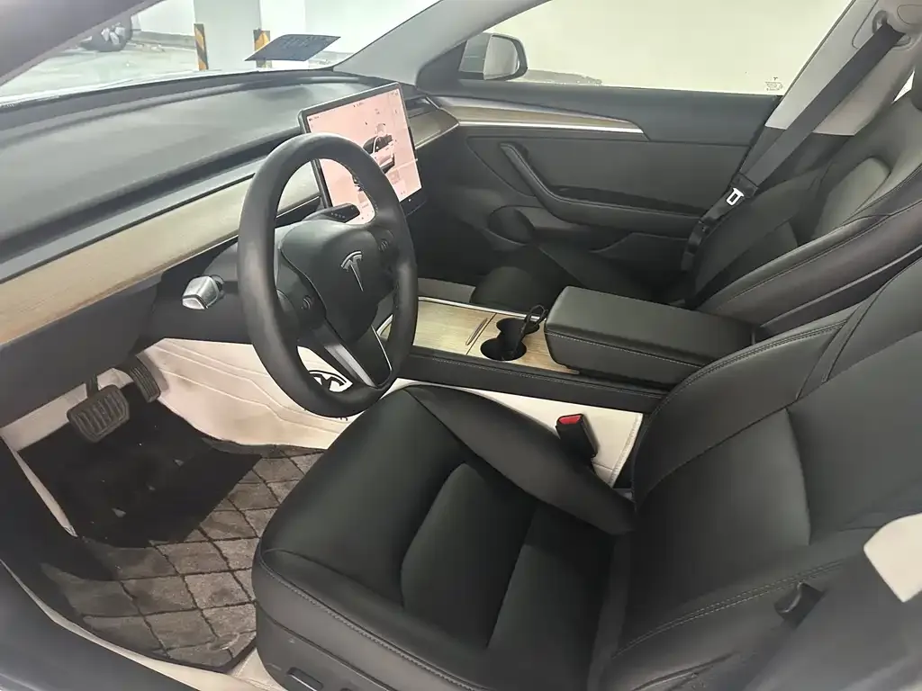 Tesla Model 3 — фото 6