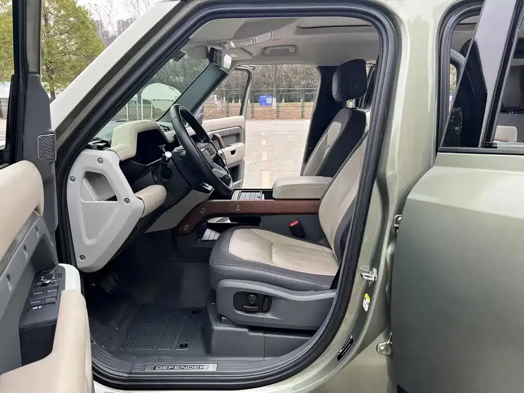 Land Rover Defender — фото 10