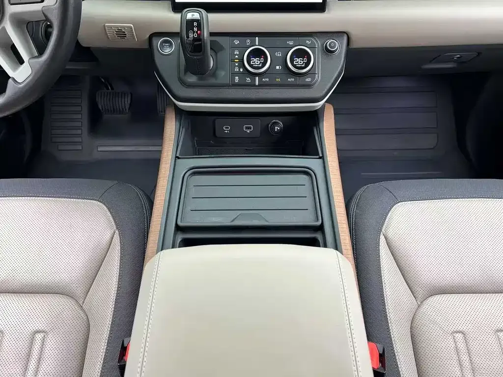 Land Rover Defender — фото 6