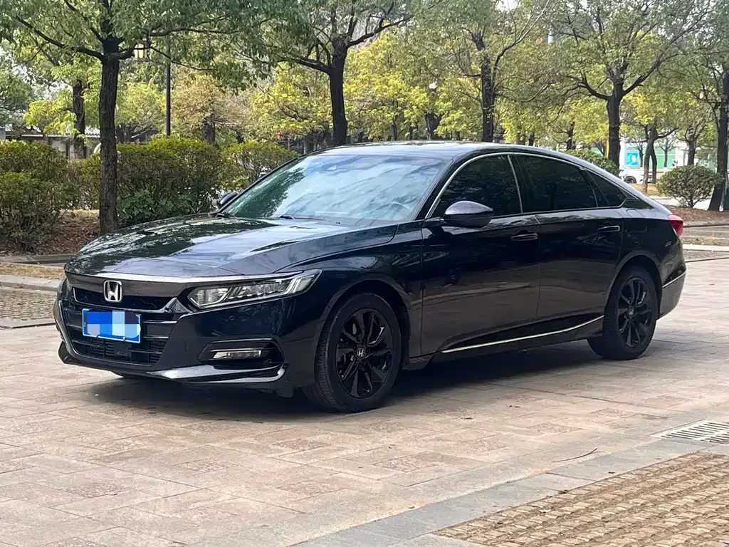 Honda Accord — фото 1