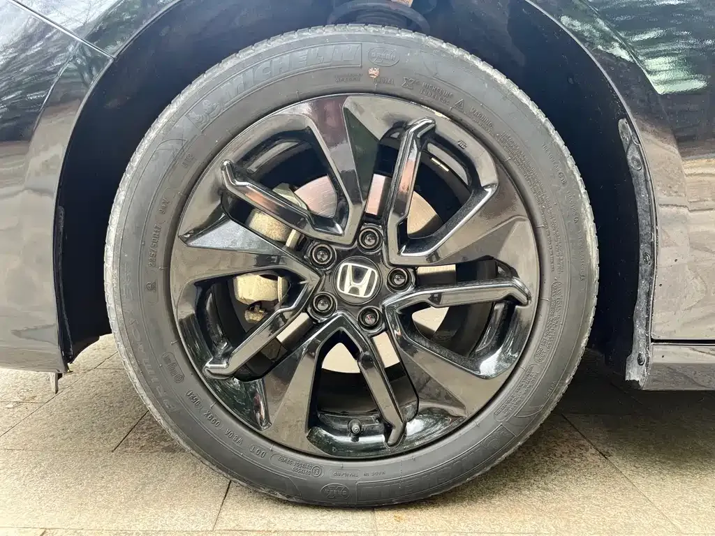 Honda Accord — фото 8