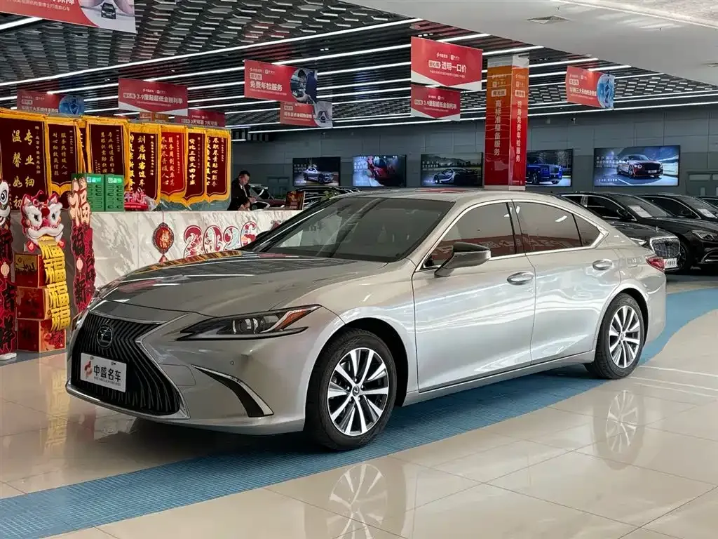 Lexus ES — фото 1