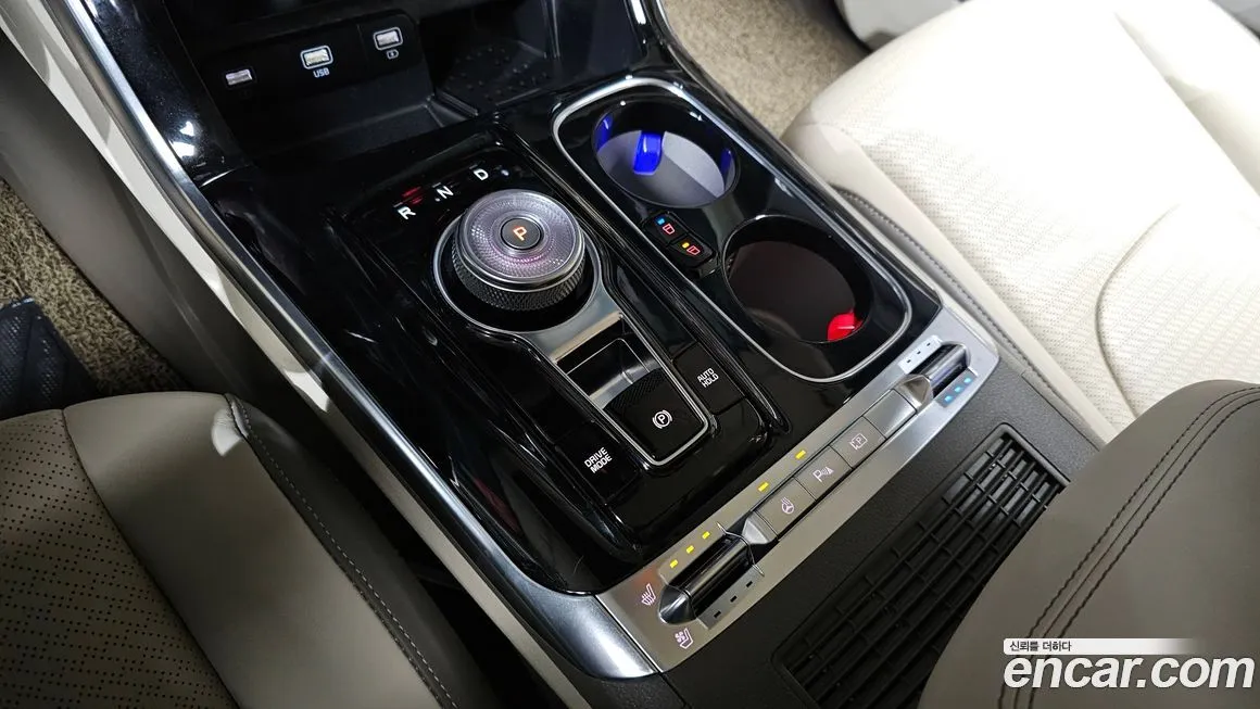 Kia Carnival — фото 10