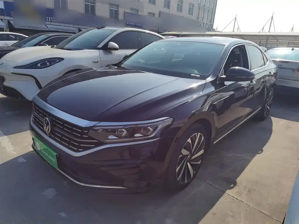 Volkswagen Passat — фото 1