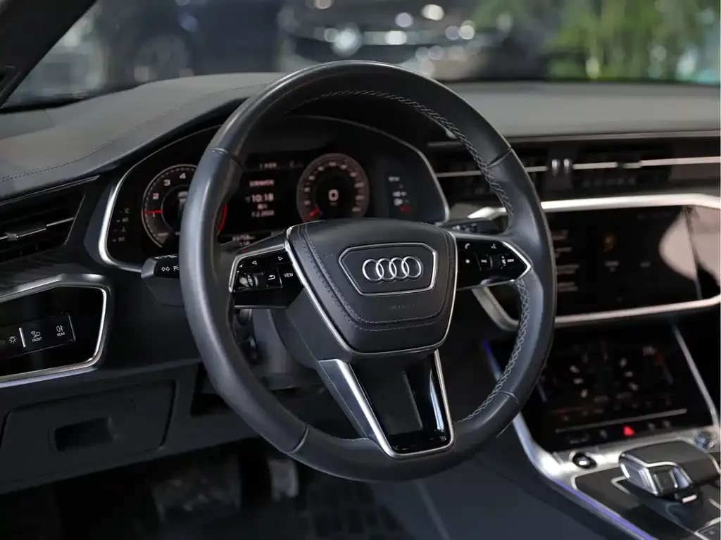 Audi A6L — фото 5