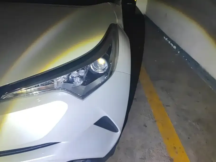 Toyota C-HR — фото 2