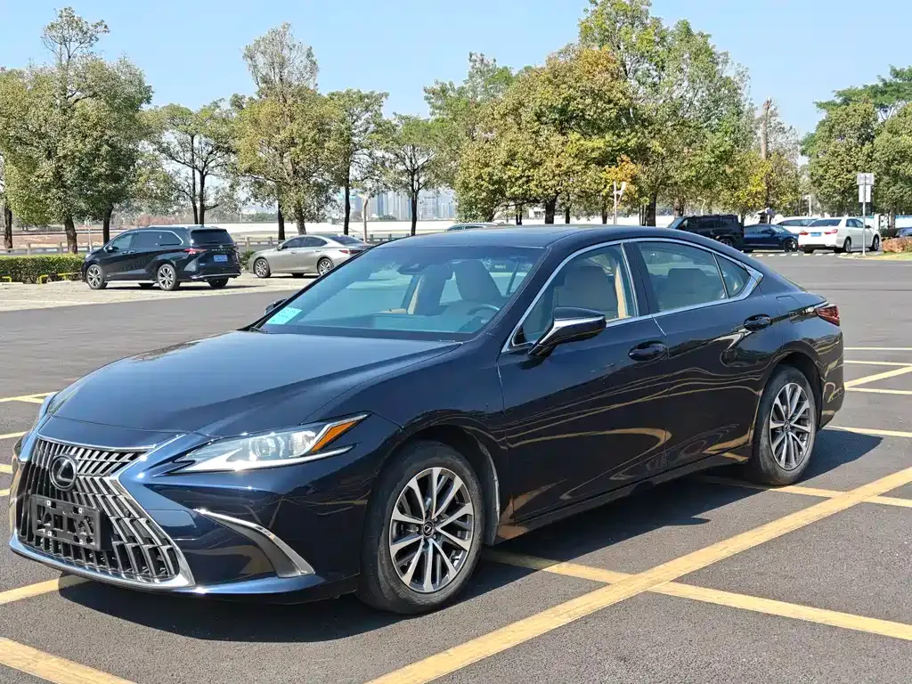 Lexus ES — фото 7