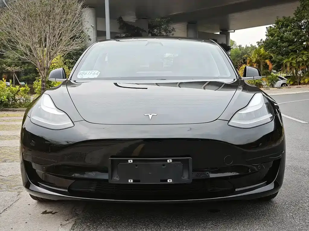 Tesla Model 3 — фото 4
