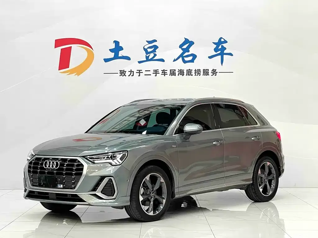 Audi Q3 — фото 1