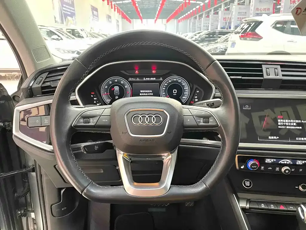 Audi Q3 — фото 2