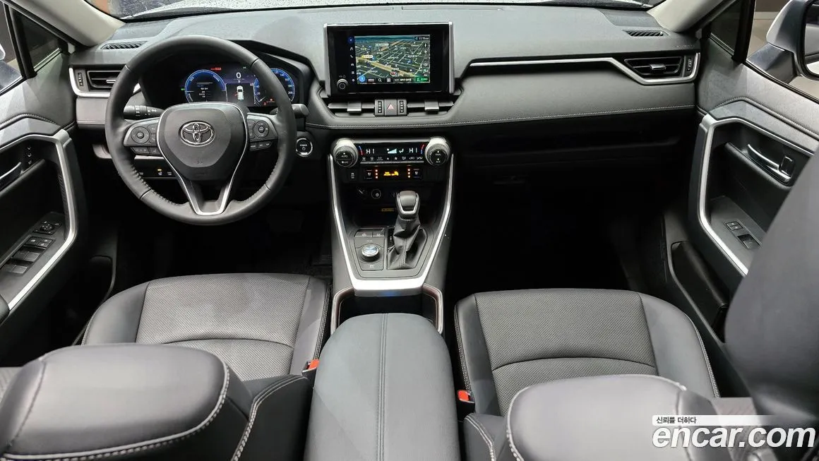 Toyota RAV4 — фото 6