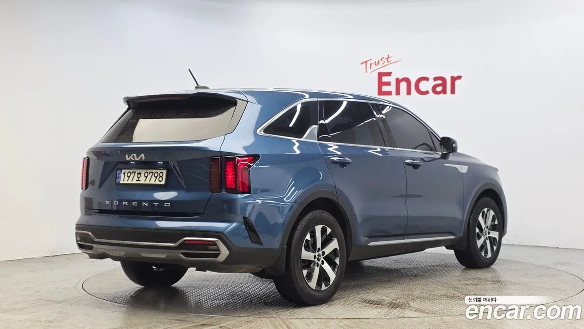 Kia Sorento — фото 9