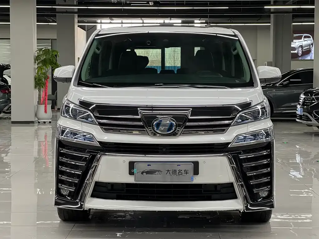 Toyota Vellfire — фото 9