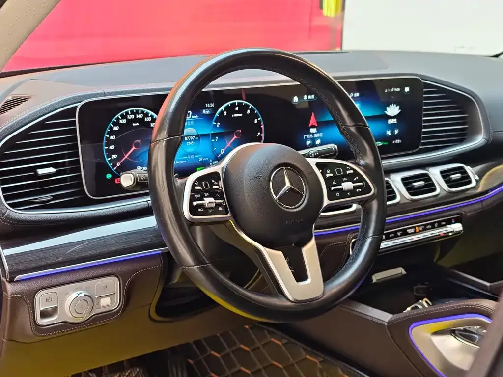 Mercedes-Benz GLS — фото 5