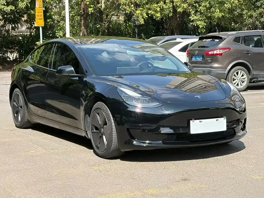Tesla Model 3 — фото 10