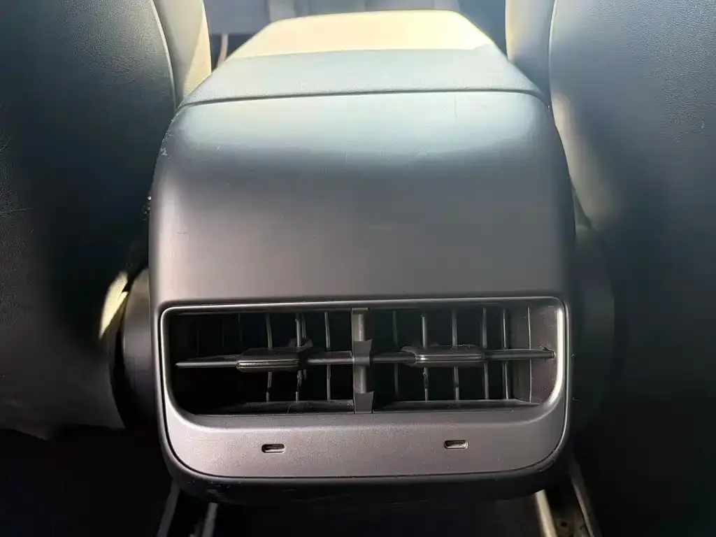 Tesla Model 3 — фото 2