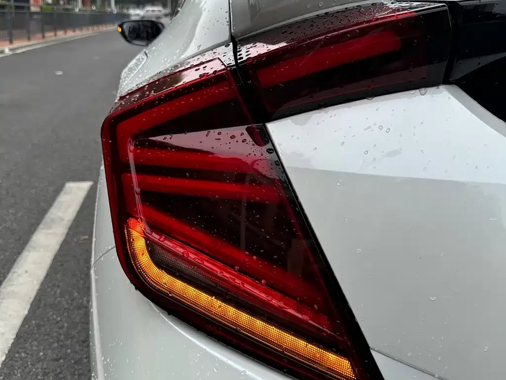 Honda Civic — фото 8