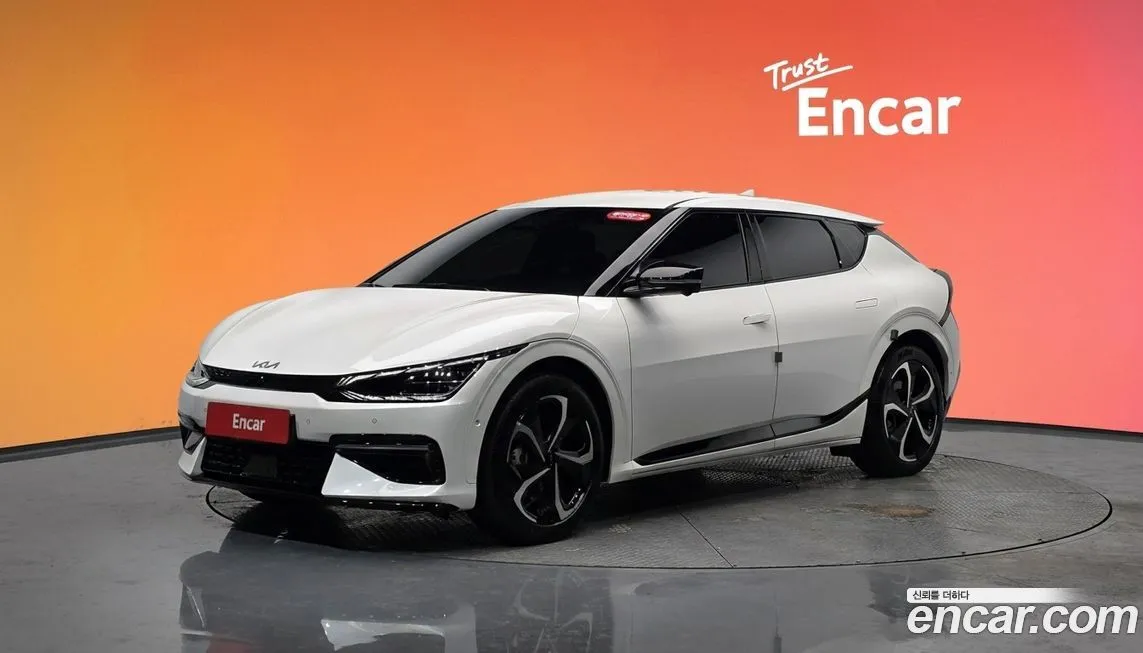 Kia EV6 — фото 1