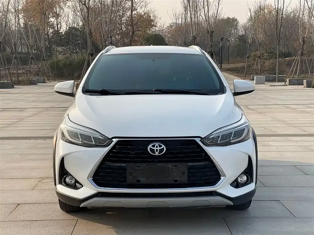 Toyota Yaris L — фото 9