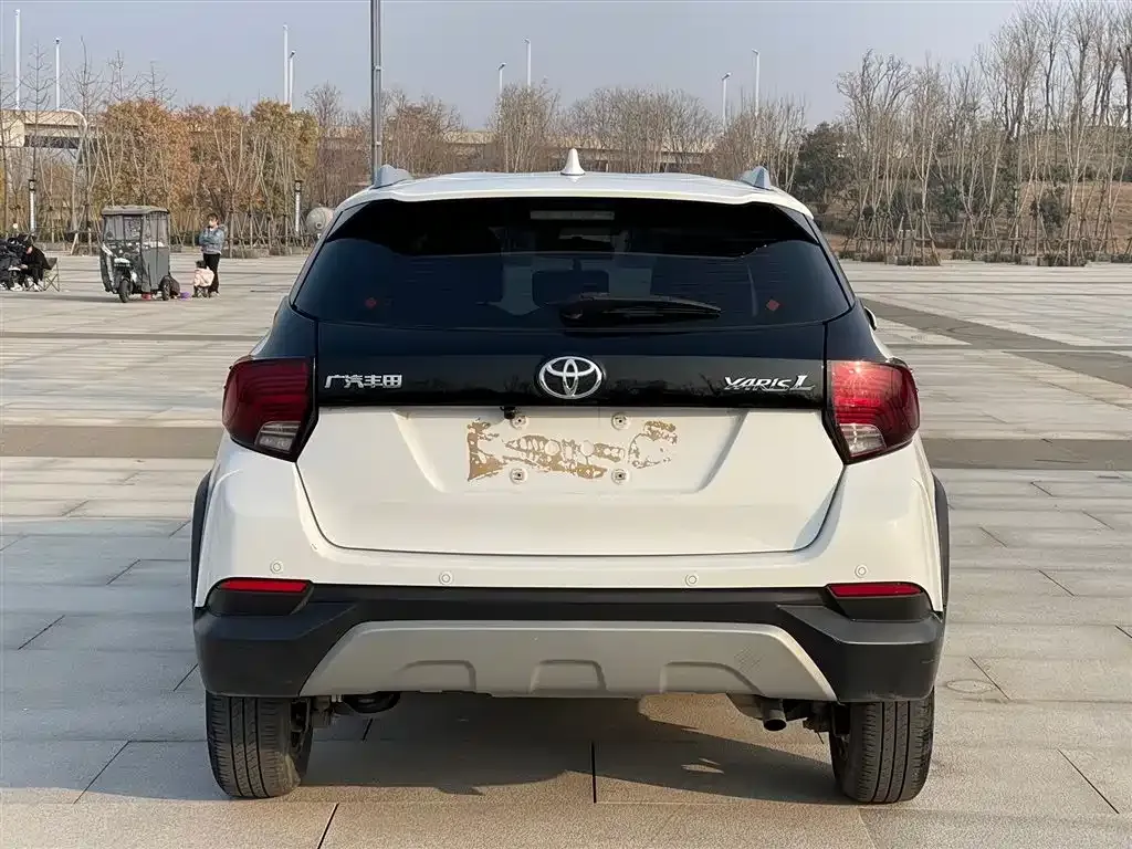 Toyota Yaris L — фото 6