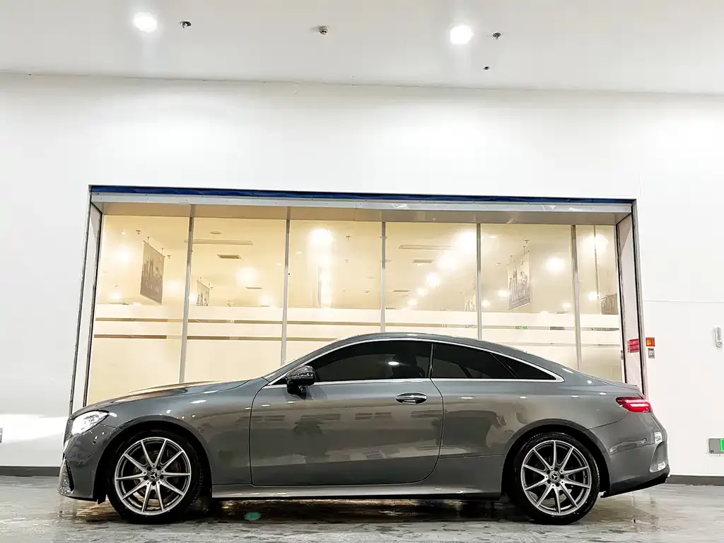 Mercedes-Benz E-Class (Import) — фото 2