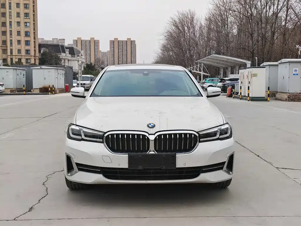 BMW 5 Series — фото 4