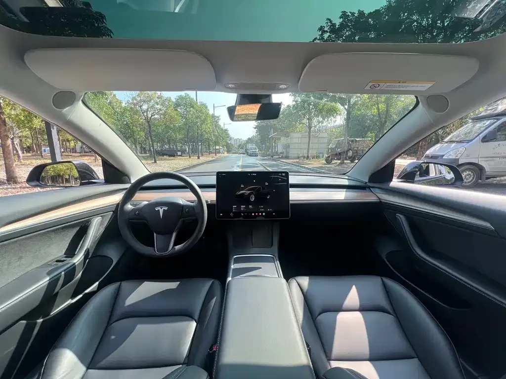 Tesla Model 3 — фото 5