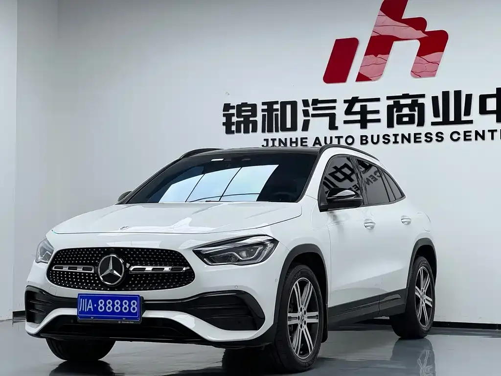 Mercedes-Benz GLA — фото 1