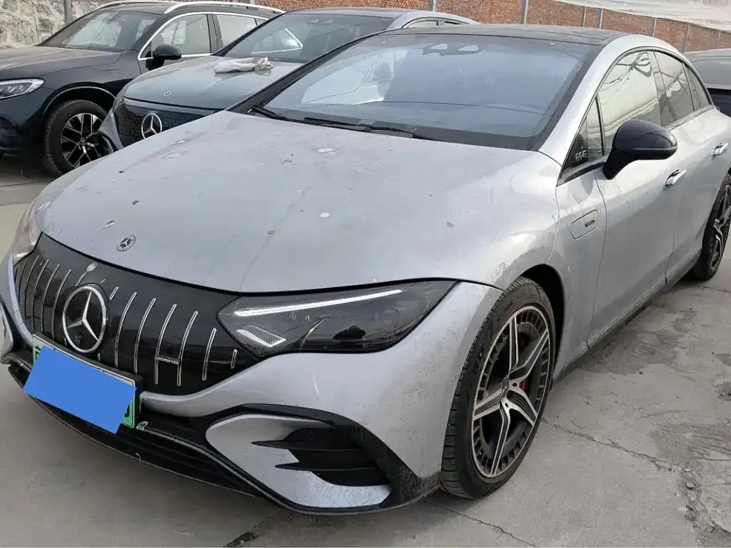Mercedes-Benz EQE AMG — фото 1