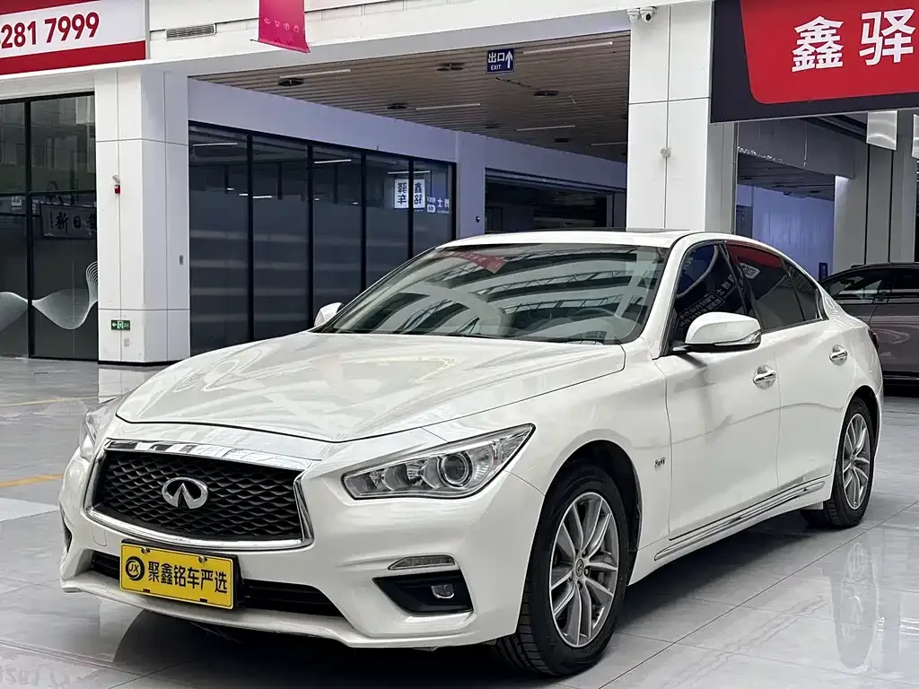 Infiniti Q50L — фото 1