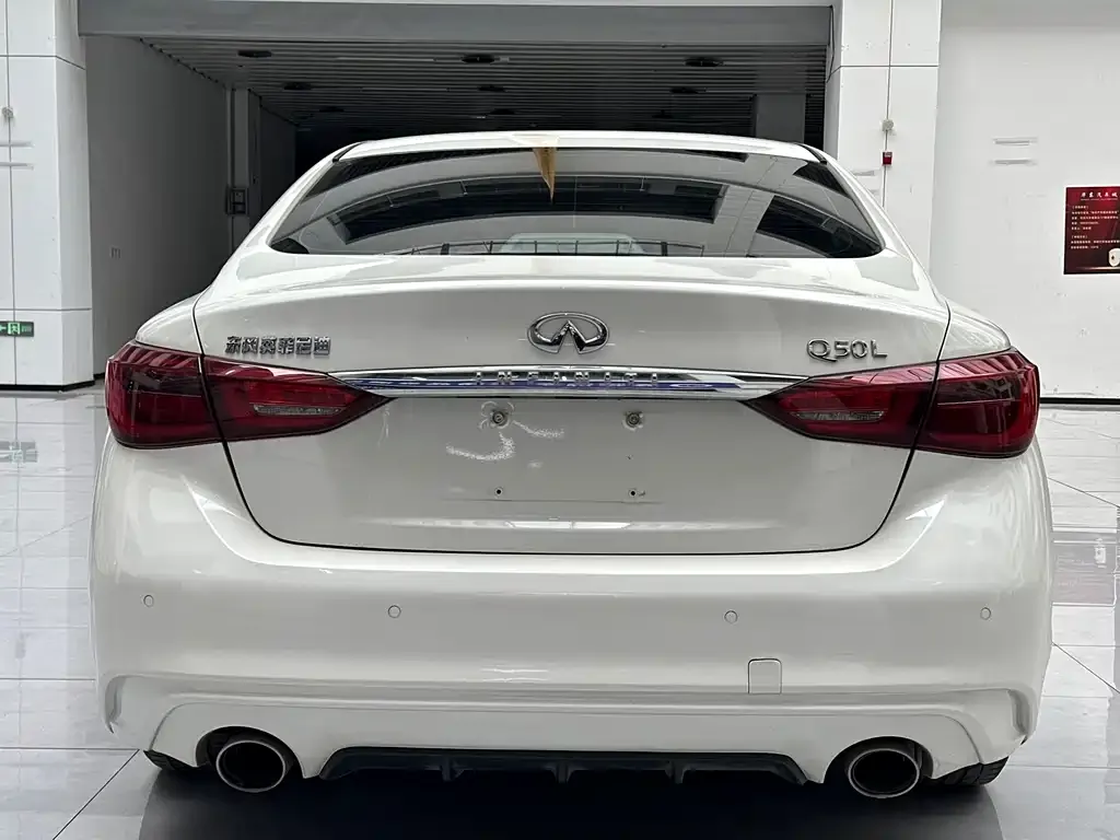Infiniti Q50L — фото 4