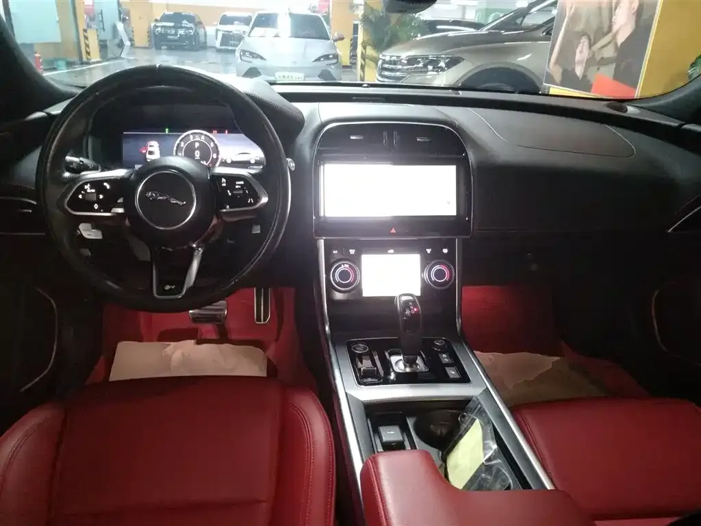 Jaguar XEL — фото 10
