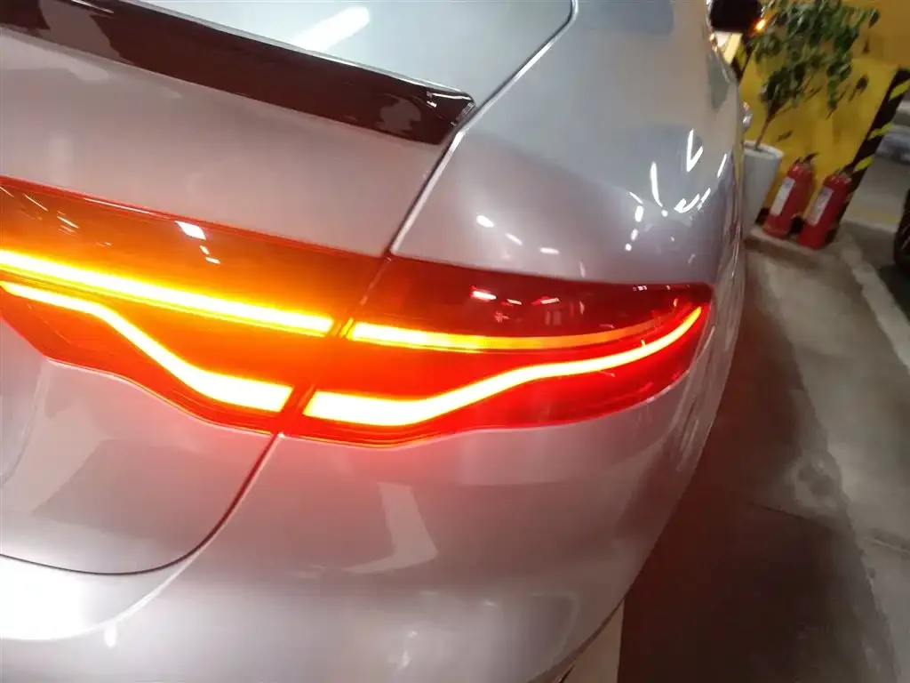 Jaguar XEL — фото 2